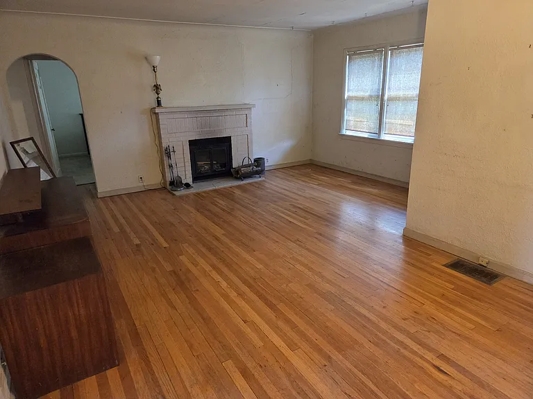 W 32nd Ave — Photo 7