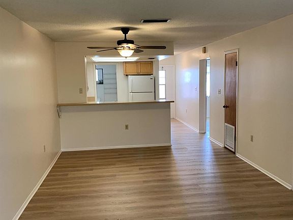 5th image of 3755 S Hopkins Ave Unit 3