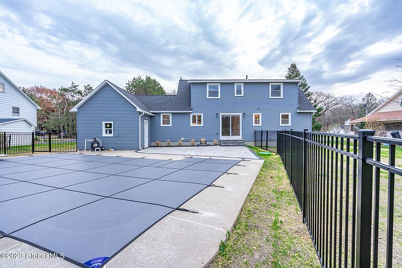 4th image of 3 Beechwood Drive