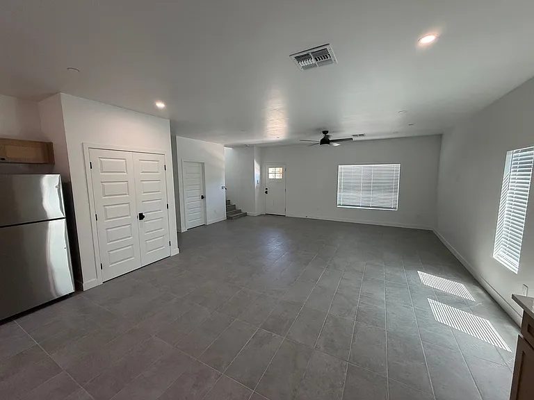 502 Fremont — Photo 2