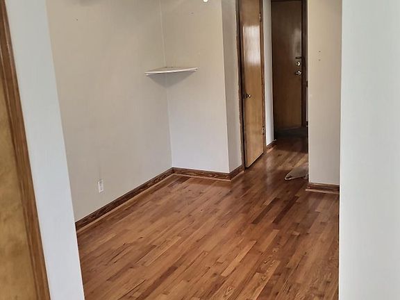 4th image of 7114 Jamieson Ave #2F