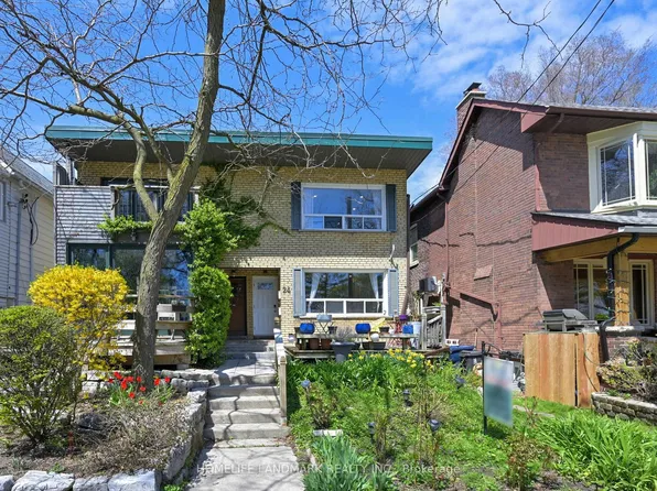 24 Kewbeach Ave Floor 1, Toronto, ON M4L 1B7