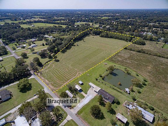 2nd image of 400 Braquet Rd
