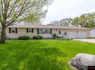 807 Main St, Good Thunder, MN 56037