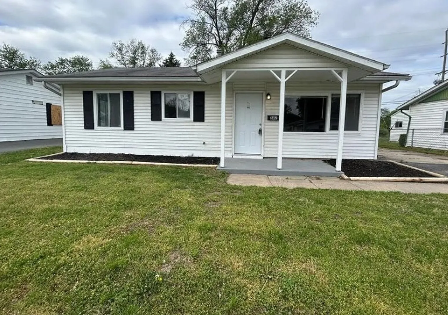 For Lease — Photo 1