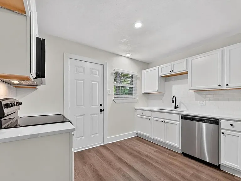 10404 Joaquin Dr #10402 — Photo 5
