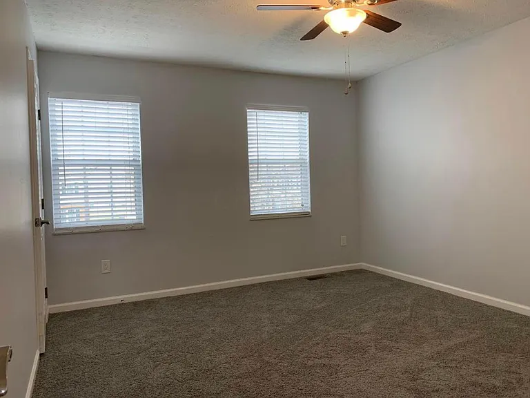 Deercrest Ct — Photo 18