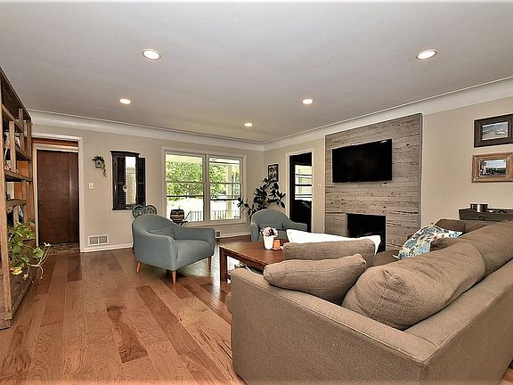 2nd image of 2432 Windy Hill Dr