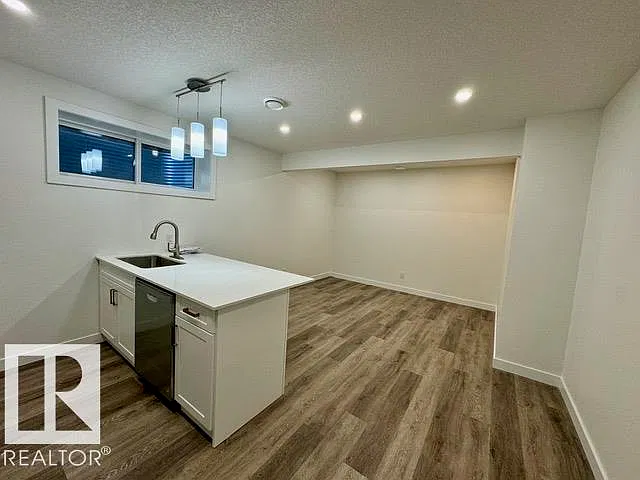 2 bed, 1.0 bath, 786 sqft, $1,175 — Photo 3