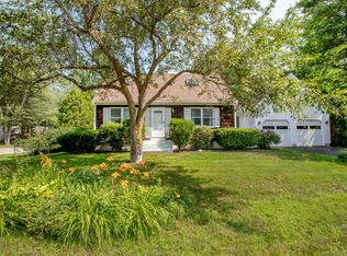 31 Wilson St, Topsham, ME 04086