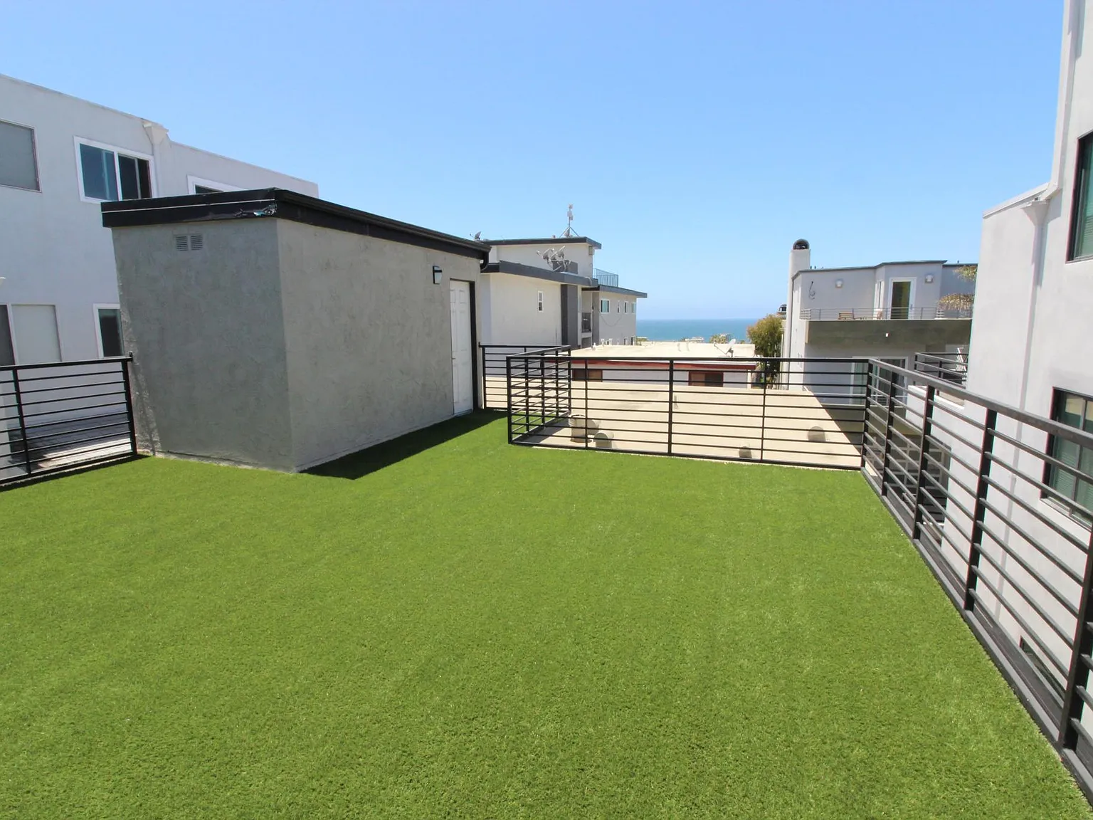 2 bed, 880 sqft, $5,200 — Photo 4