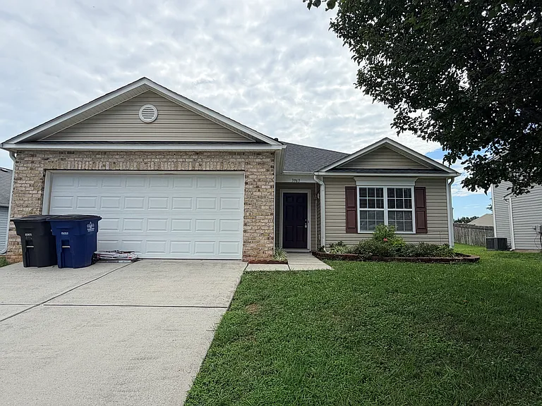 3963 Heather View Ln — Photo 2