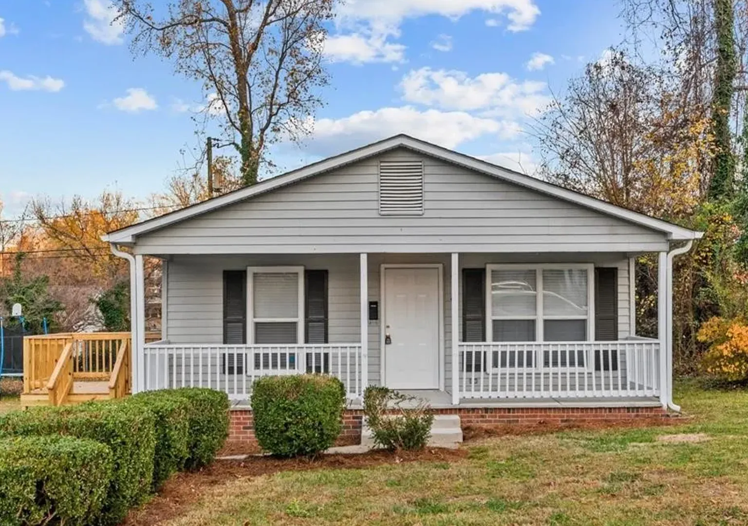 Greensboro 3 Bedroom, 1.5 Bathroom in charming neighborhood — Photo 1