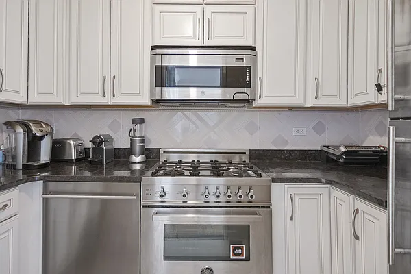 Sold by HomeDax Real Estate | media 6