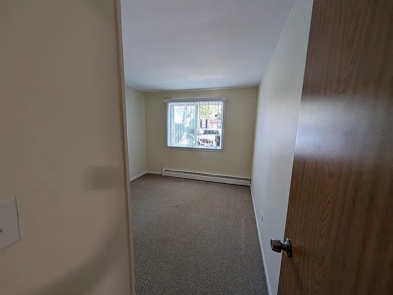 359 W Hawthorne Cir #1B — Photo 12