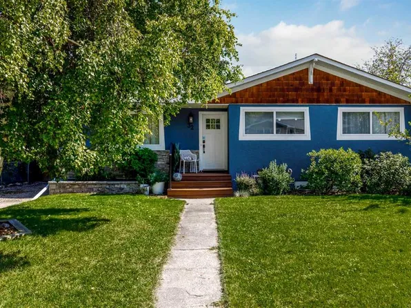 32 W Sinclair Cres SW, Calgary, AB T2W 0L7