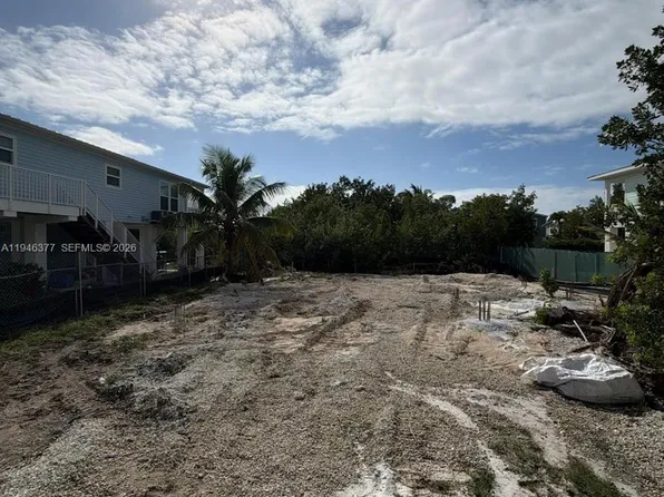 27378 Jamaica Ln, Ramrod Key, FL 33042