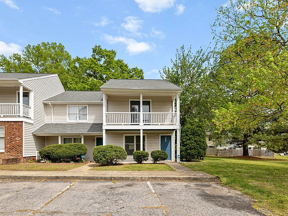 3rd image of 611 Springview Trl