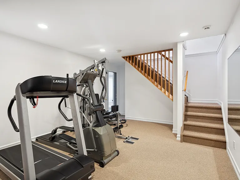 39 Hollow Ln — Photo 28