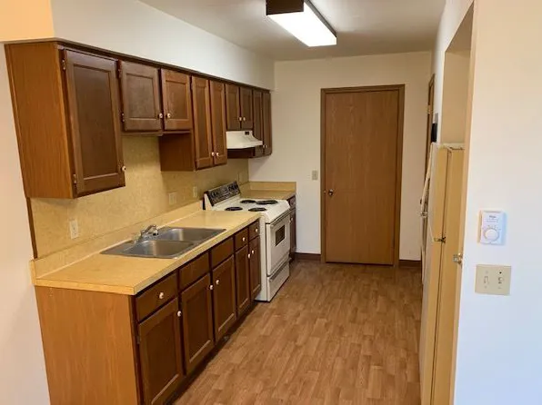 Lake Bei Der Bank Apartments, 214 Morrow St #0c07fb313, Topeka, IN 46571