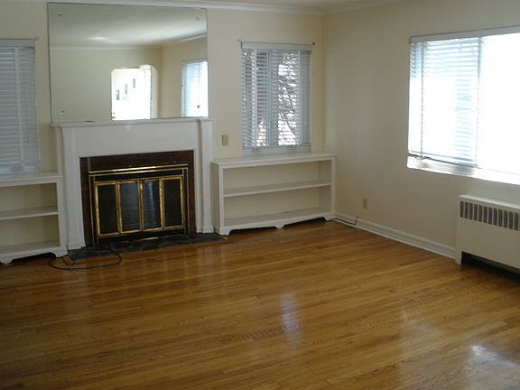 5th image of 164 Hillcrest Ave
