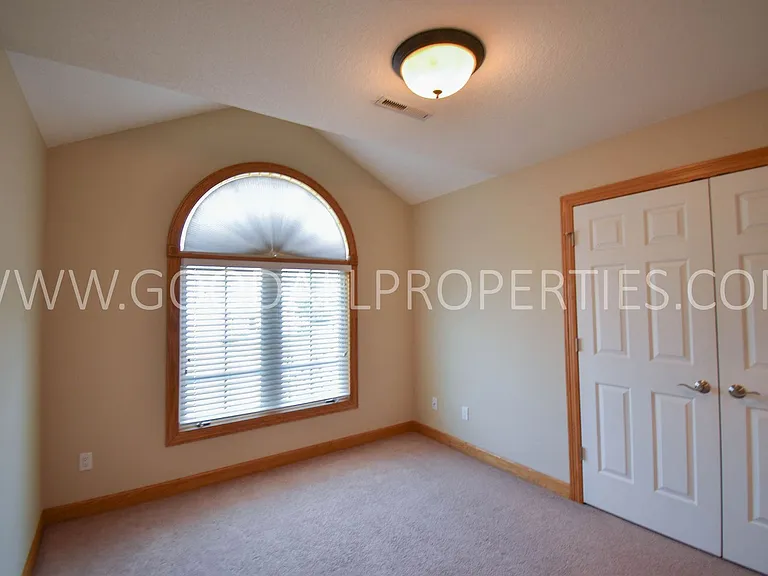 6304 NW 94th St — Photo 16