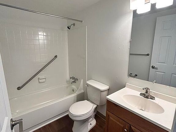 3rd image of 540 Villa Dr