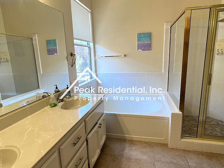402 Harlow Ct — Photo 25