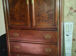 1401 Meadowbrook Rd, Merrick, NY 11566