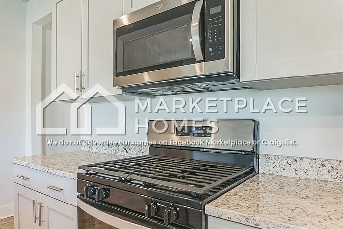 2070 Hyacinth Ln — Photo 9