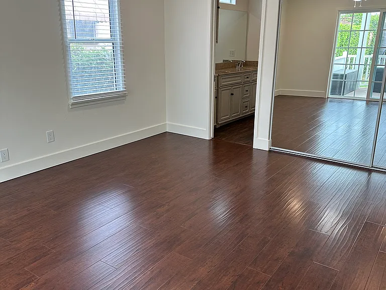 2610 S Bedford St — Photo 5