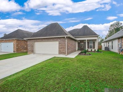 10396 Grand Plaza Dr, Denham Springs, LA, 70726