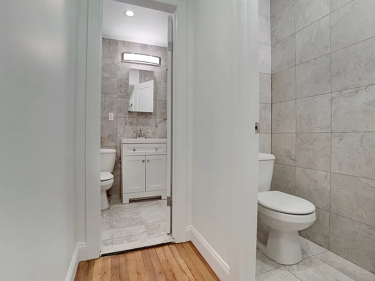 323 W 47th St #2B — Photo 13