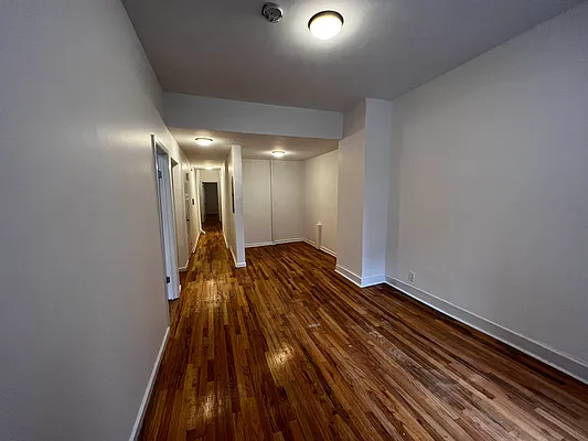 Rented by Salon Realty Corp | media 10