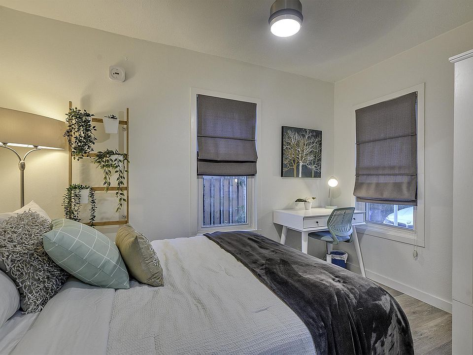 Room 5, fully furnished as pictured