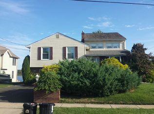 19 Linden Rd, Burlington, NJ 08016