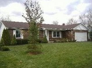 805 Continental Dr, Waterville, OH 43566