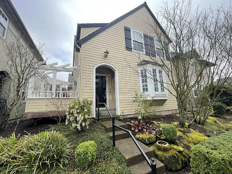 10235 NW Edgewood Dr — Photo 2