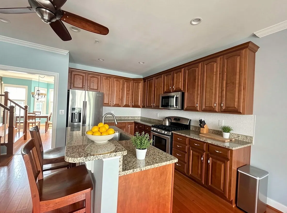 3 bed, 2780 sqft, $3,600 — Photo 4