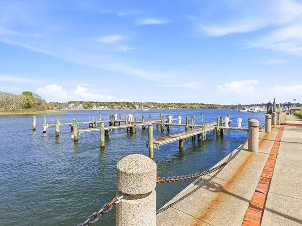 45 Main St APT 27, Wareham, MA 02571