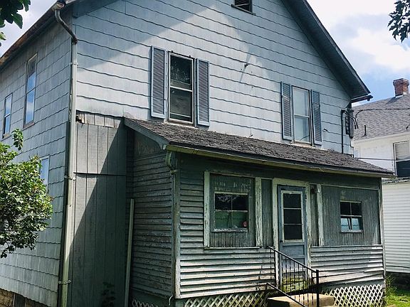 3rd image of 819 N Main St
