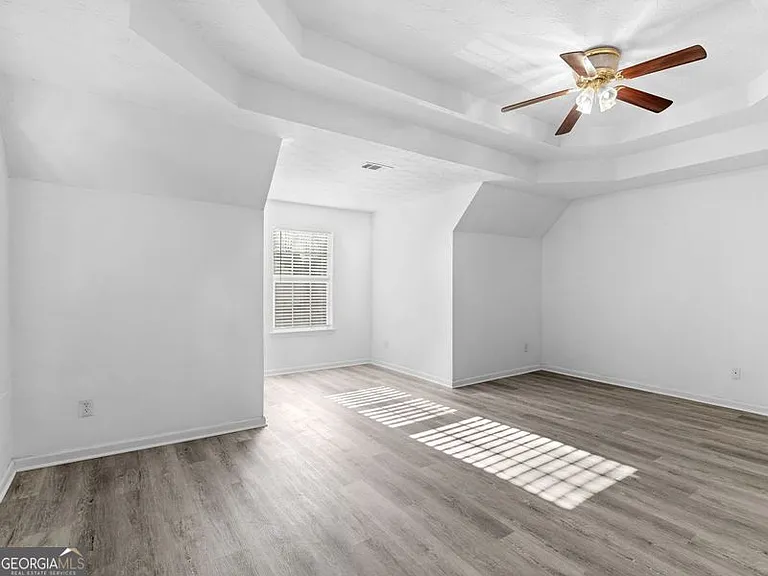 305 Nunnally Dr — Photo 23