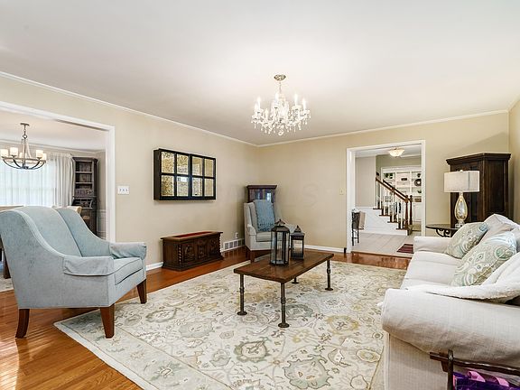 5th image of 4150 Chadbourne Dr