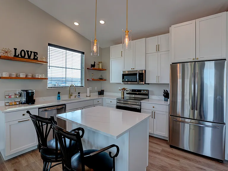 855 Lincoln Dr — Photo 8