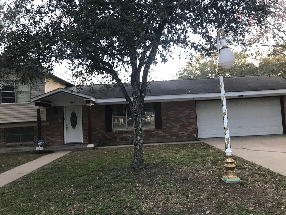 1400 Wren Ln