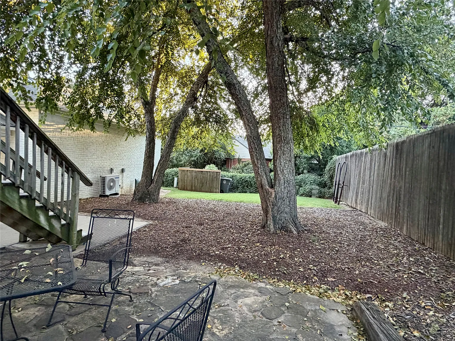 2 bed, 1.0 bath, 1290 sqft, $1,350 — Photo 3