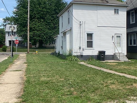 3rd image of 1542 Salem Ave