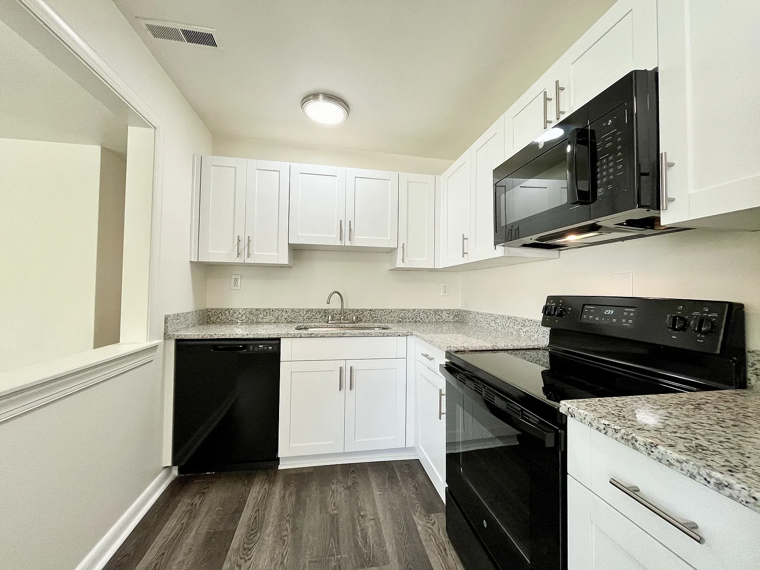 Enfield Gardens Apartments — Photo 4