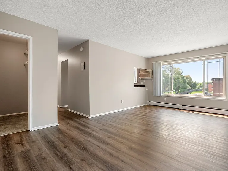 Granite City Apartments — Photo 34
