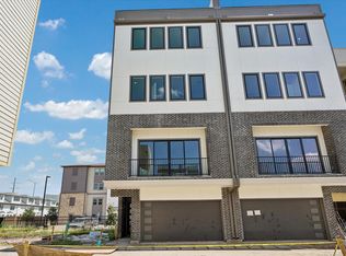 5821 Winsome Ln, Houston, TX 77057